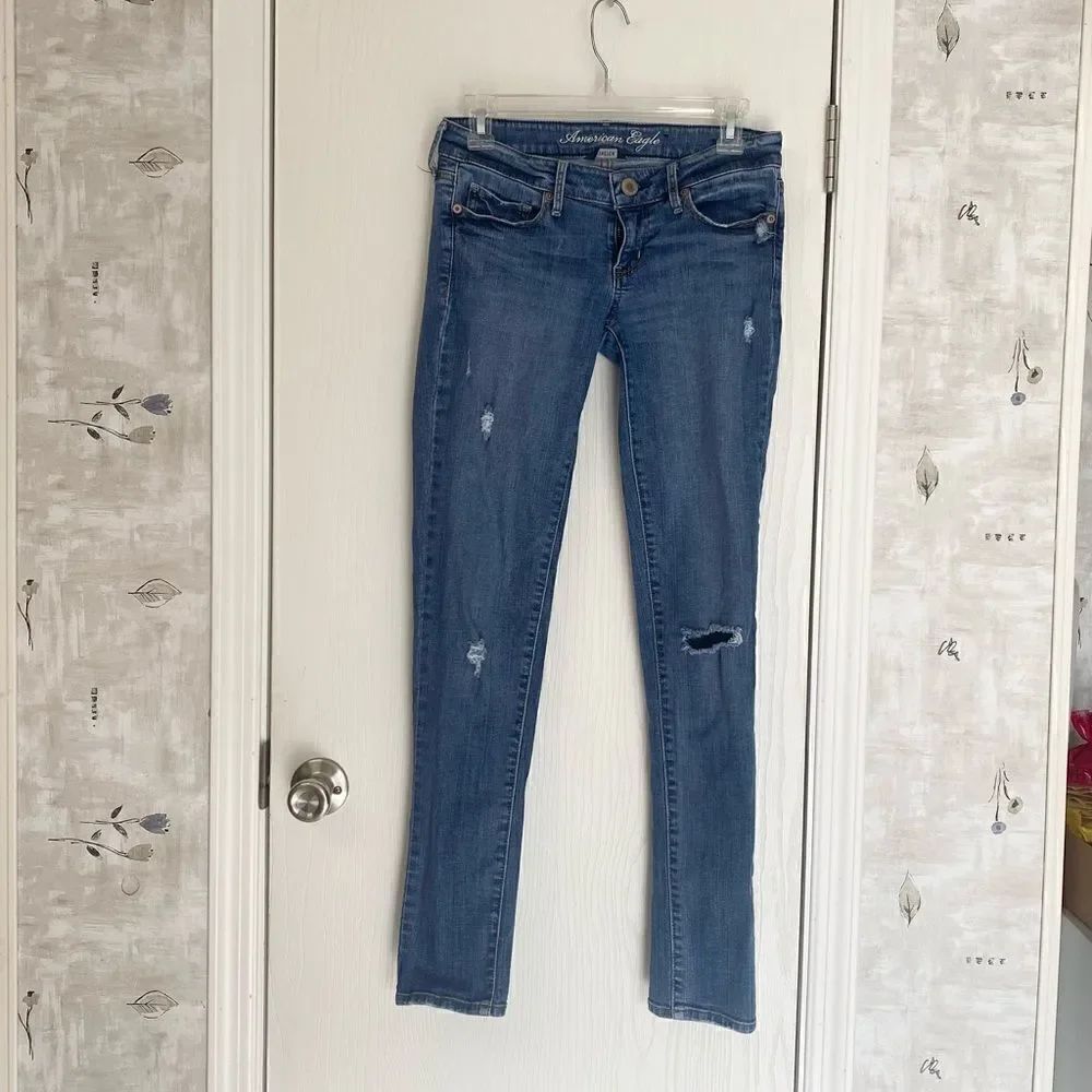 American Eagle Skinny Distressed Jeans